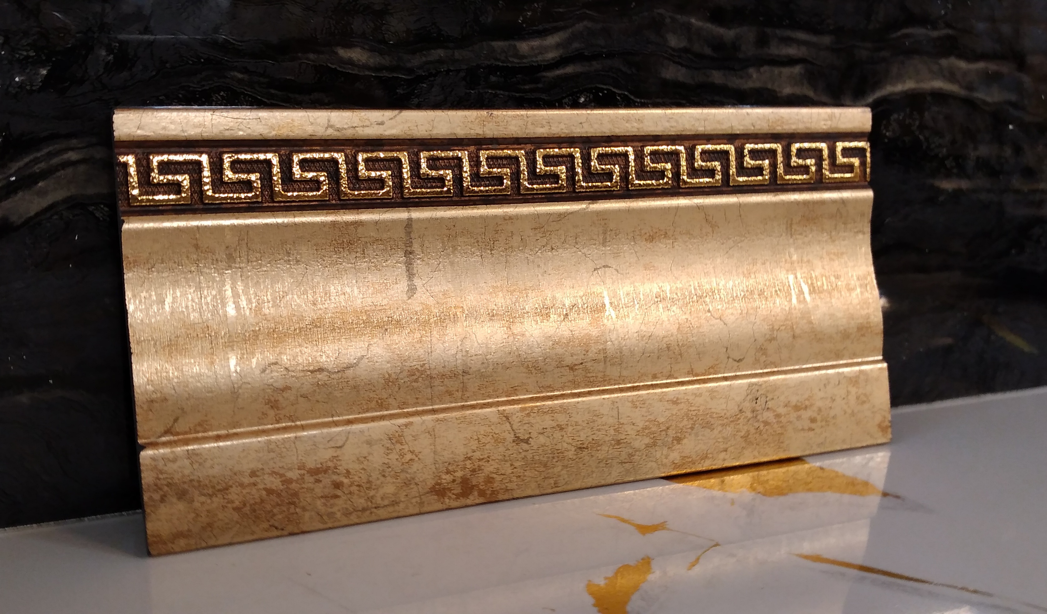 قرنیز ورساچه